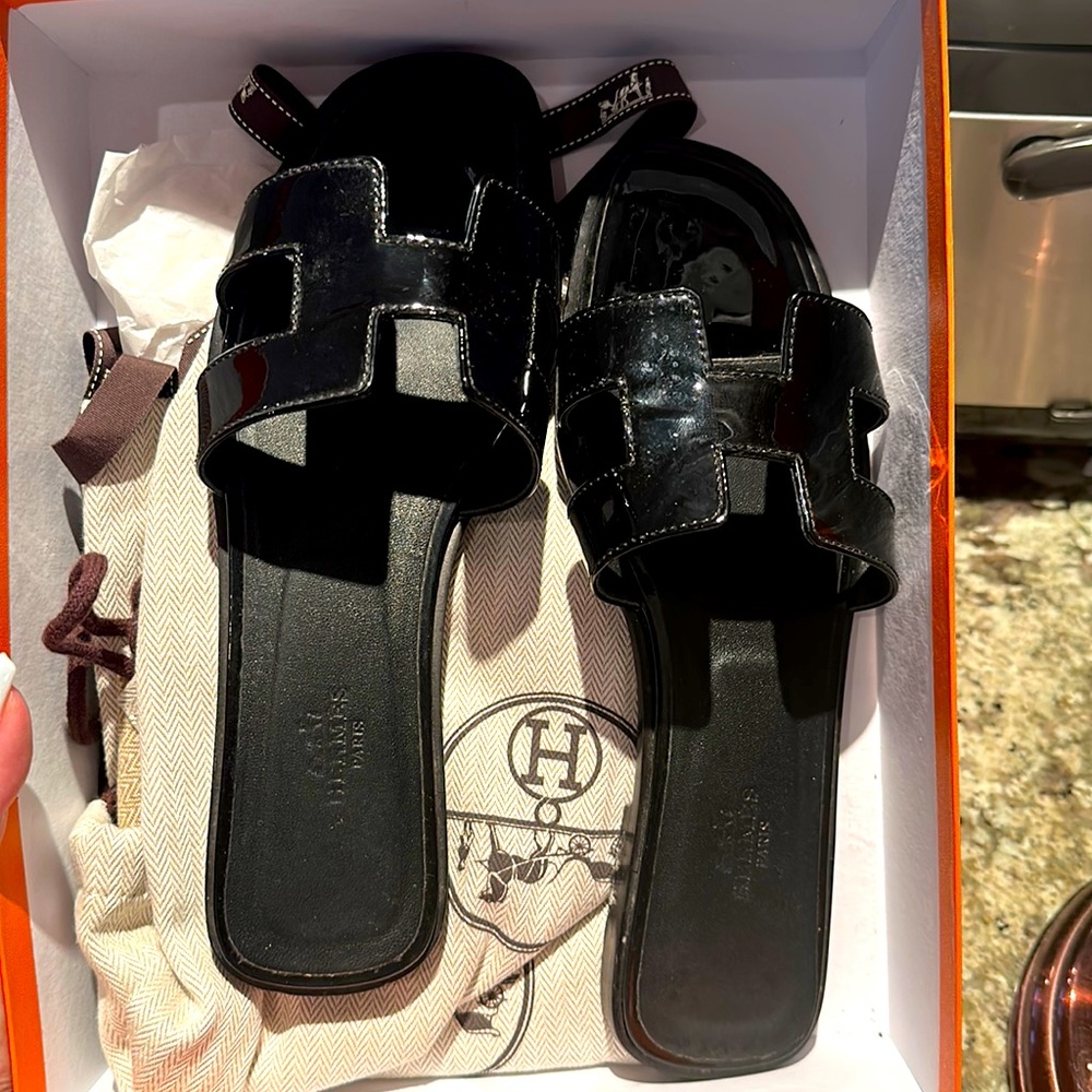 Hermes Oran Patent Leather Sandals 38.5EU